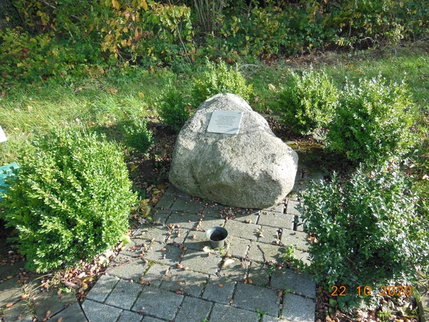 Gedenkstein - Alexander Lehr.JPG Gedenkstein - Alexander Lehr.JPG