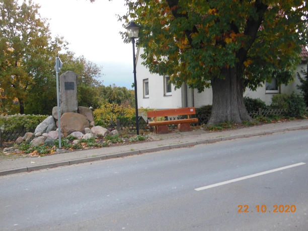 Kriegerdenkmal Dorf - Alexander Lehr .JPG Kriegerdenkmal Dorf - Alexander Lehr .JPG