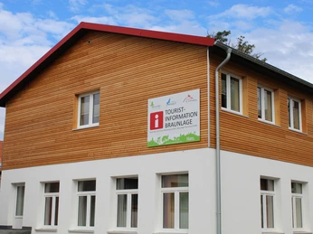 Braunlage-Tourist-Info-Außenansicht.JPG