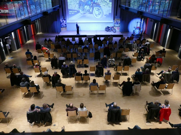 PS.Halle_Bestuhlung ps.halle-bestuhlung