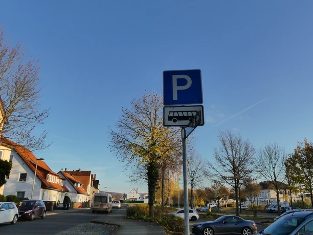 Busparkplatz Köppenweg/Neues Rathaus busparkplatz-koeppenweg-neues-rathaus