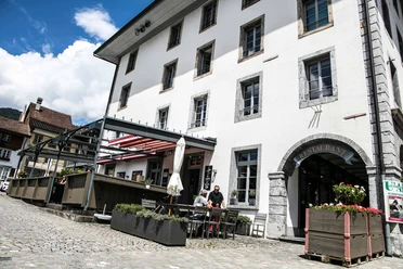 restaurant-stadthaus-unterseen-restaurant-stadthaus-unterseen-gebaeude-ausssen.jpg