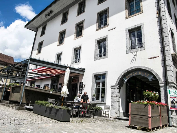 restaurant-stadthaus-unterseen-restaurant-stadthaus-unterseen-gebaeude-ausssen.jpg