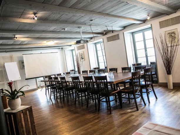 restaurant-stadthaus-unterseen-seminarraum.jpg