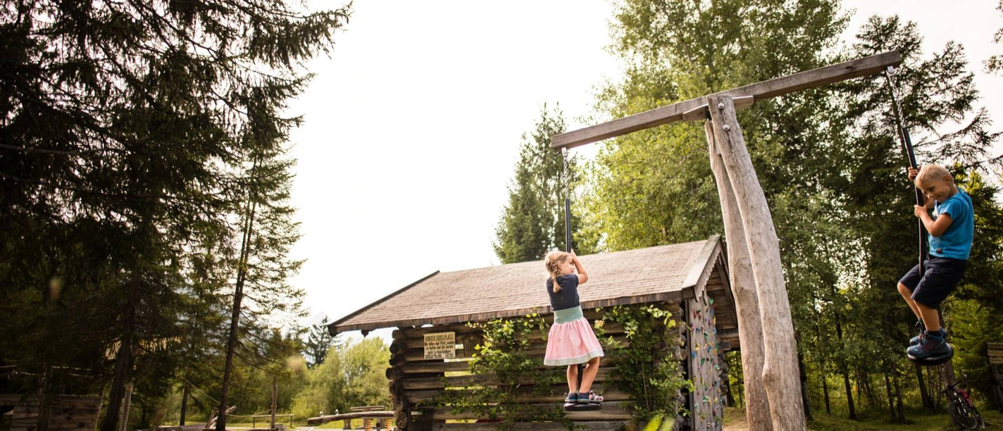 Naturspielplatz Wallgau WALLGAU, DEUTSCHLAND, 23.08.2019: Fotoproduktion Naturspielplatz Wallgau
Foto: Philipp Guelland/Alpenwelt Karwendel