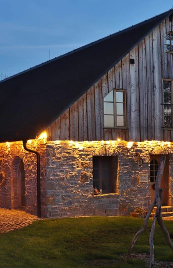 Earls Lane - Außenansicht Gästehaus mit Hester Street und Cote Cottage
