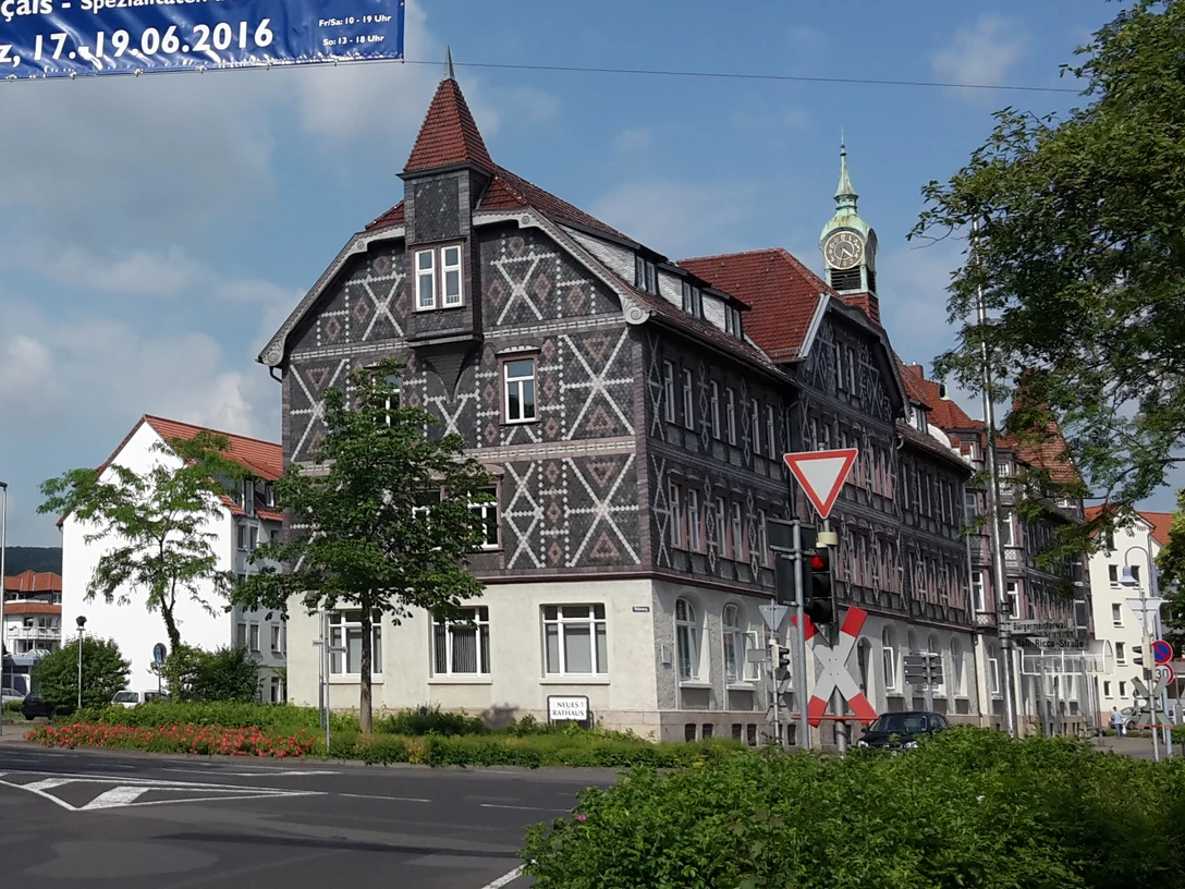 Neues Rathaus_Seitenansicht neues-rathaus-seitenansicht