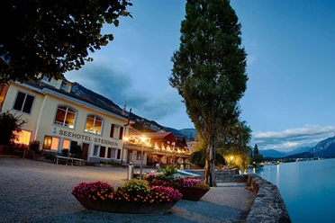 restaurant-sternen-brienz-abendaufnahme-brienzersee.jpg