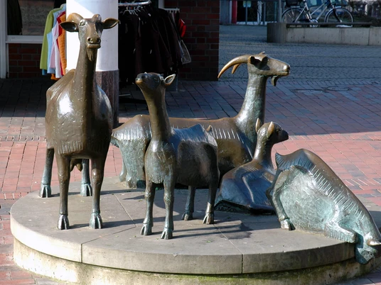 Gifhorn Ziegenplastik.jpg Ziegenplastik Gifhorn