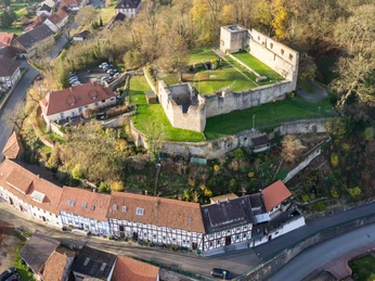 Heldenburg Salzderhelden_Burgansicht aus der Vogelperspektive heldenburg-salzderhelden-burgansicht-aus-der-vogelperspektive