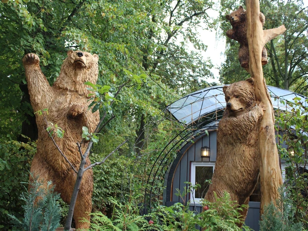Bear sculpture bear cave Nienburg