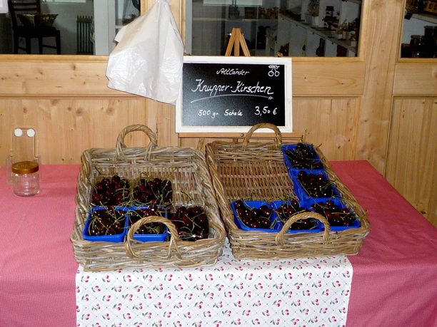 Kirschen im Hofladen Detjen Kirschen im Hofladen Detjen