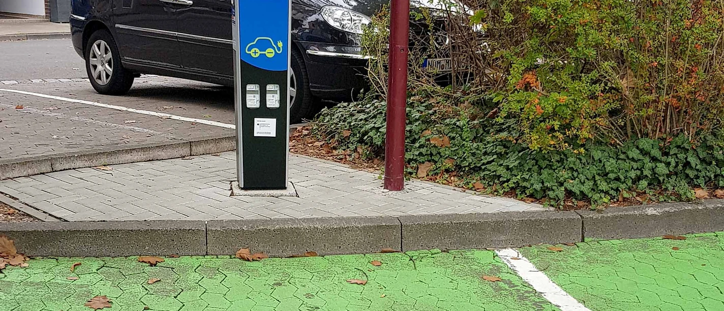 E-Ladesaeule-Moencheplatz e-ladesaeule-moencheplatz