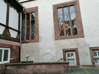 Öffentliches WC / Altes Rathaus_Eingang oeffentliches-wc-altes-rathaus-eingang