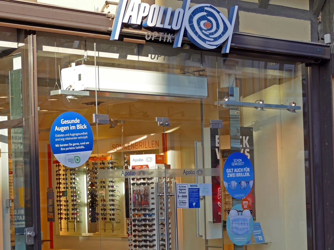Ladenfassade von Apollo Optik