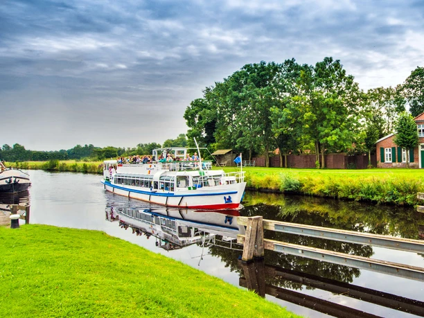 MS Stadt Aurich in Fahne MS Stadt Aurich in Fahne