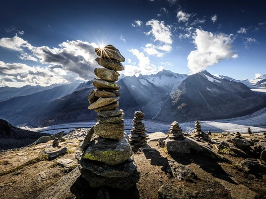 Aletschgletscher-Steinmännchen-Aletsch-Arena-2-(c)