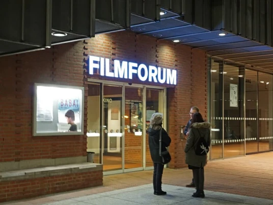 Filmforum NRW Außenfassade des Filmforum NRW mit beleuchtetem EingangsbereichExterior façade of the Filmforum NRW with illuminated entrance area