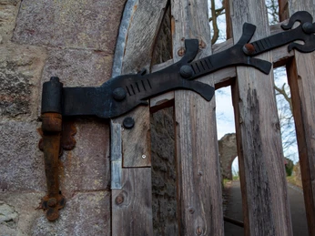 Greener Burg_Detailansicht Torbogen greener-burg-detailansicht-torbogen