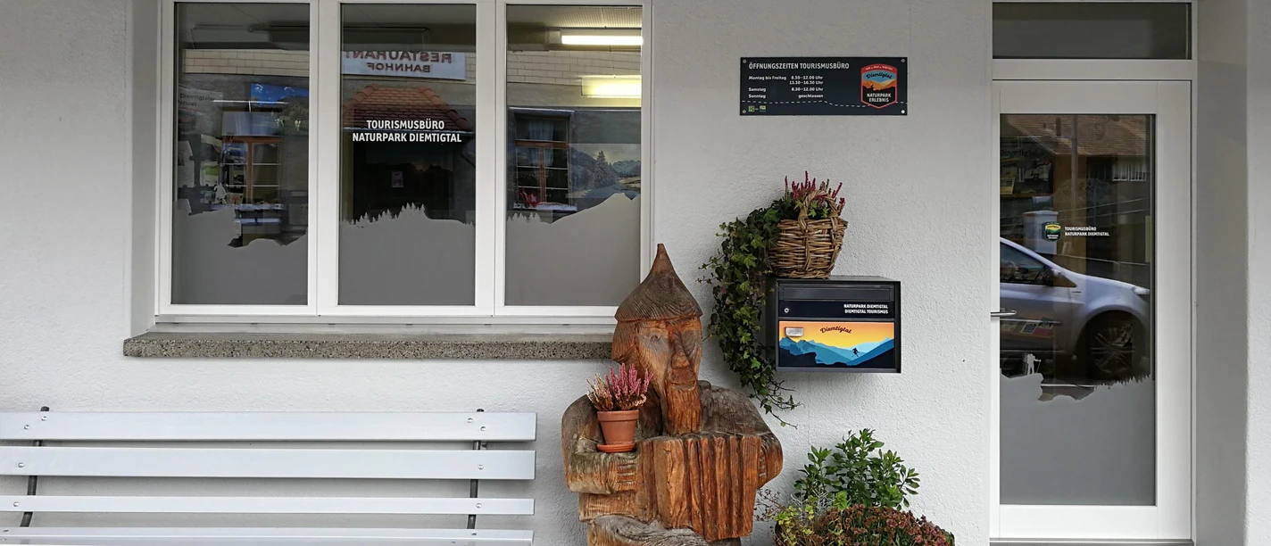 Haussfassade des Naturparkbüros
