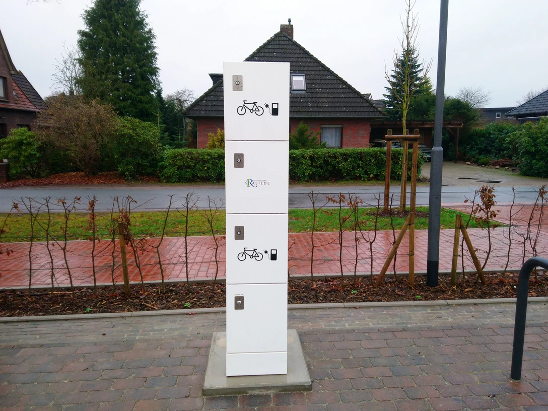 Rastede_E-Bike-Ladestation_Hahn (2).JPG
