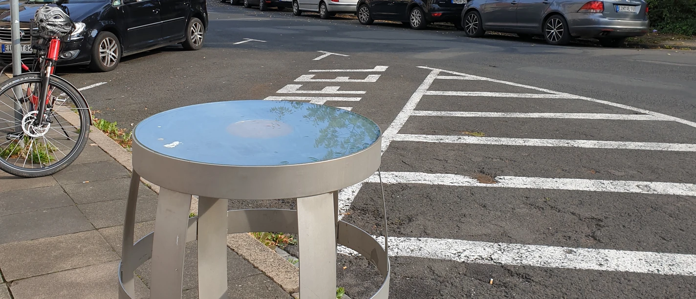 Einbecker BierpfadFass Nr. 3 Münsterkirche Bierfass Nr. 3 mit Blick auf die Münsterkirche in Einbeck
