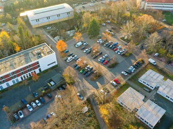 Parkplatz alte Spinnerei-2 Parkplatz alte Spinnerei-2