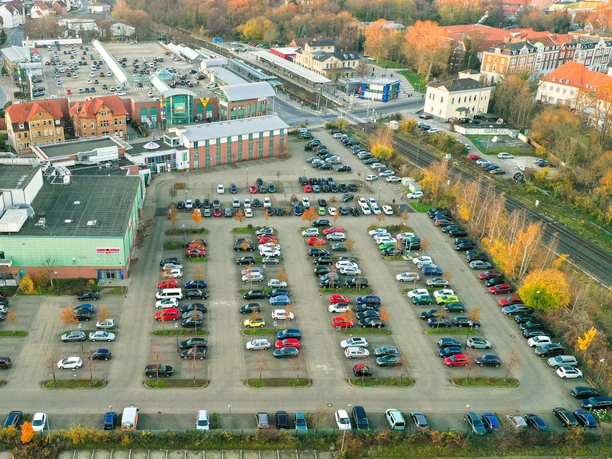 Parkplatz Bahnhof - Check In-2 Parkplatz Bahnhof - Check In-2