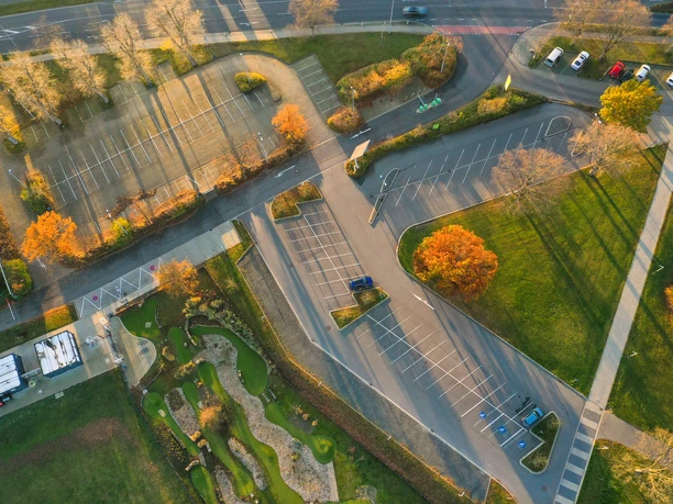 Parkplatz Stadtbad Okeraue-1