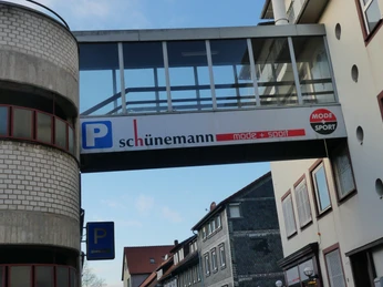 Parkhaus Schuenemann_Durchgang parkhaus-schuenemann-durchgang