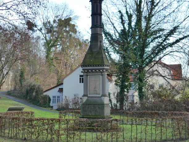 Mühlenwall_Denkmal an Krieg 1870/71 muehlenwall-denkmal-an-krieg-1870/71