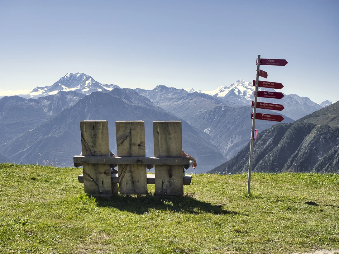 The Edelweiss Bank - a view like from a plane. Die Edelweiss Bank – eine Aussicht wie aus dem Flieger.The Edelweiss Bank - a view like from a plane.