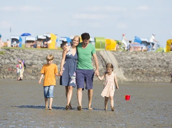 Familie am Wattenmeer (15).jpg