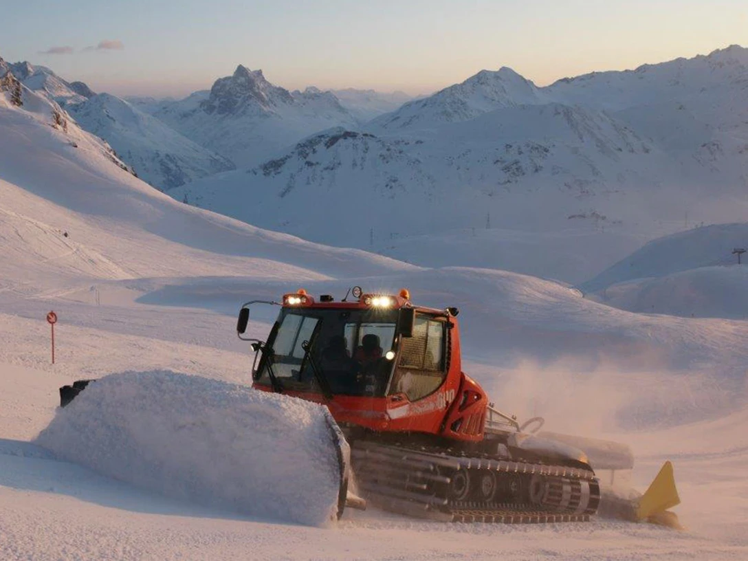 pistenbully-fiescheralp-aletsch-arena.jpg