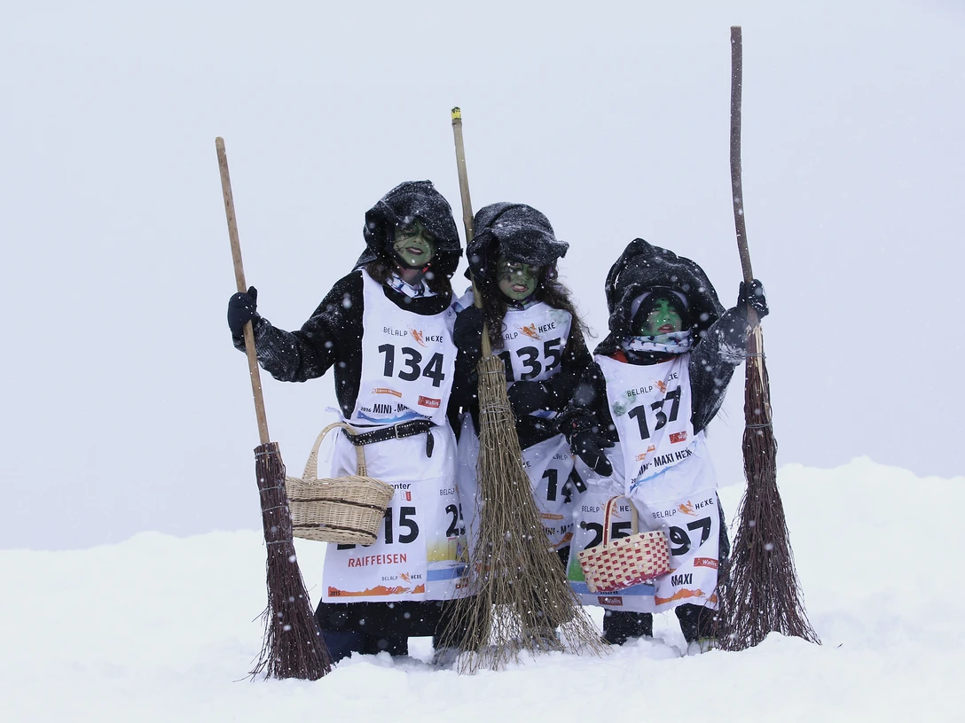 Beim Mini-Maxi Rennen treffen sich jährlich kleine und grosse Hexer. Beim Mini-Maxi Rennen treffen sich jährlich kleine und grosse Hexer.