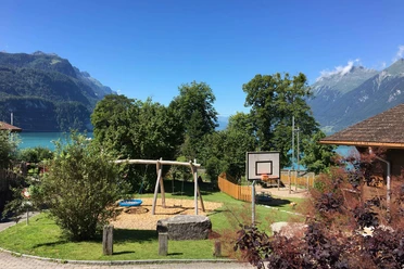 spielplatz-max-buri-brienz-schaukel-basketball.jpg