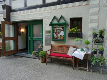 Eingang Frühjahr Kräuter.JPG