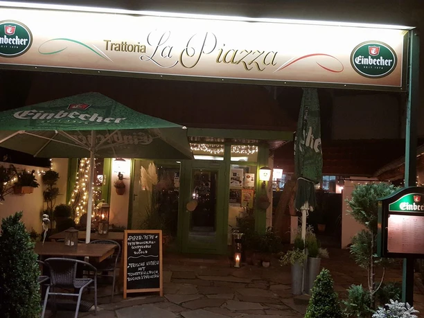 trattoria-la-piazza-aussenansicht