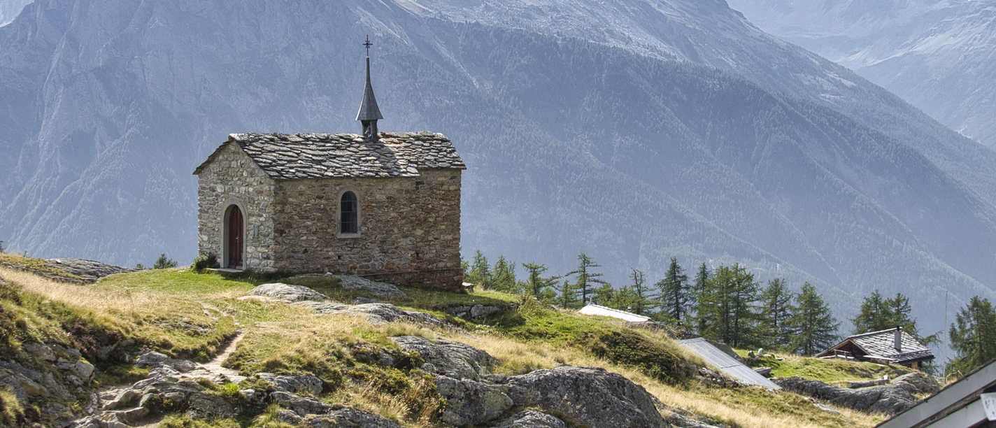 Die Kapelle Maria zum Schnee ist das Herzstück der Alpsiedlung Nesselalp. Die Kapelle Maria zum Schnee ist das Herzstück der Alpsiedlung Nesselalp.