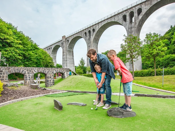 abenteuergolf-willingen-familie.jpg