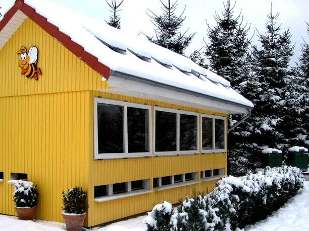 Imkerei Nötzel - Das Bienenhaus im Winter Imkerei Nötzel - Das Bienenhaus im Winter