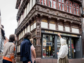 Stadtführung Eickesches Haus Eine Stadtführung vor dem Eickeschen Haus.