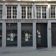 Büchel-Museum Außenansicht Die Außenansicht des Büchel-Museums zeigt eine graue Fassade mit großen Fenstern und der Aufschrift "Rote Burg - Büchel Museum".