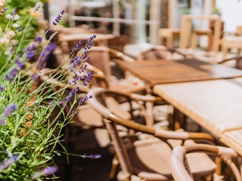 Leos Bierkeller Willingen Tische außen Leos Bierkeller Willingen Tische außen