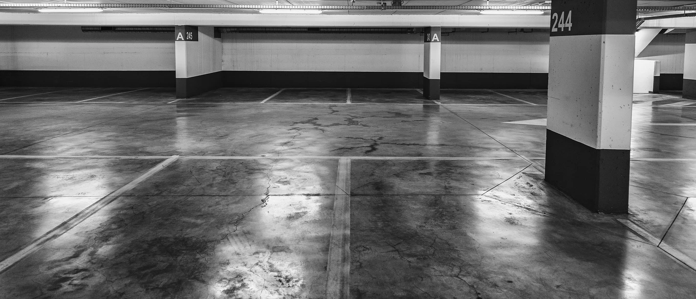 In Blatten gibt es sowohl im Sommer wie auch im Winter genügend Parkmöglichkeiten. In Blatten gibt es sowohl im Sommer wie auch im Winter genügend Parkmöglichkeiten.