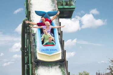 Minden - Pottwal Das Bild zeigt die Wildwasserbahn des potts park.