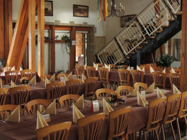 ham barn-billerbeck-bock beer tapping