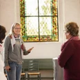 Gästeführer_Anne_Kirche.jpg Gästeführerin, Kirche, Gäste, Gebäude, Frau