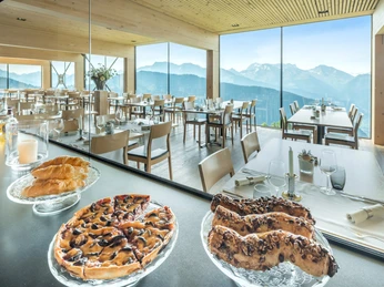 Kuchenauswahl Kuchenauswahl im Hotel Restaurant Belalp