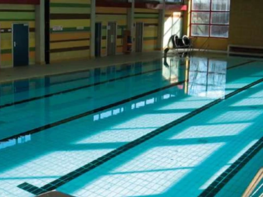 Hallenbad Greene_Schwimmbecken hallenbad-greene-schwimmbecken